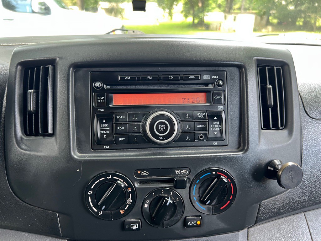 2017 Chevrolet Express Image 14