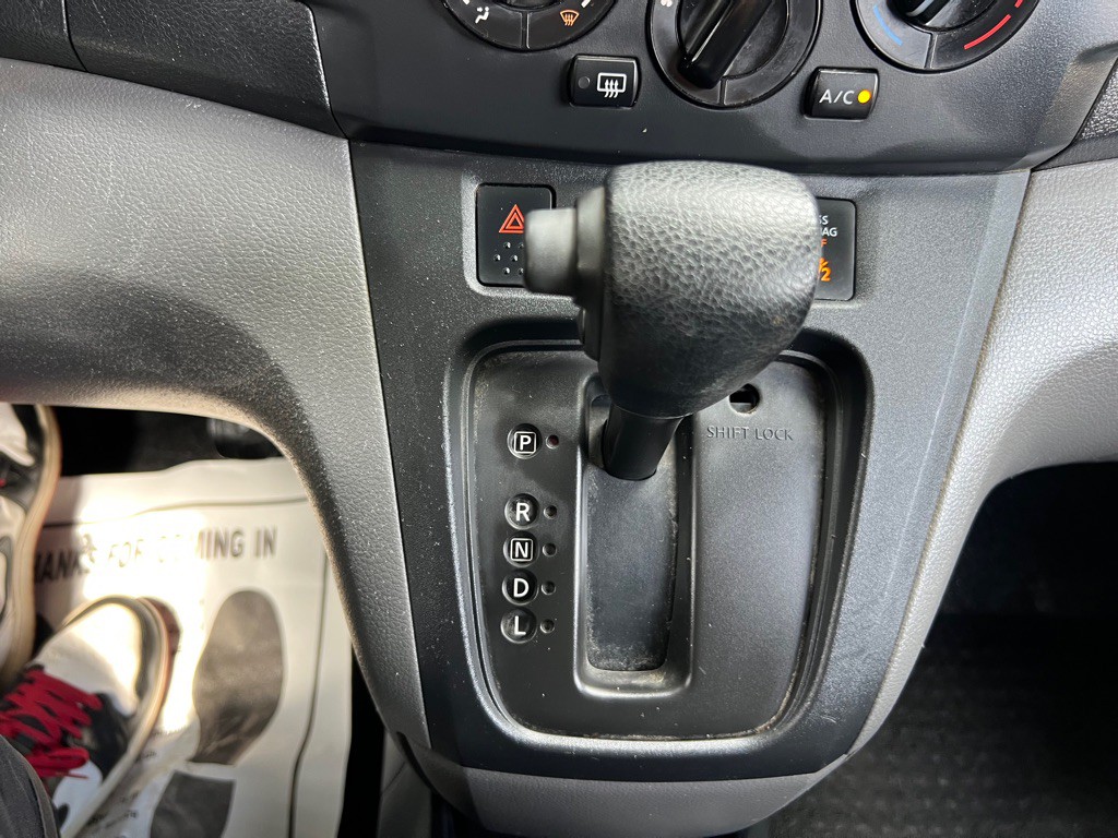 2017 Chevrolet Express Image 15