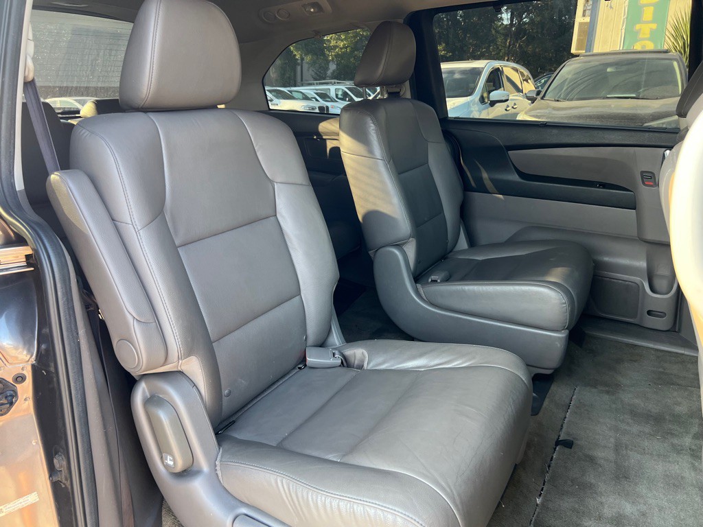 2015 Honda Odyssey Image 12