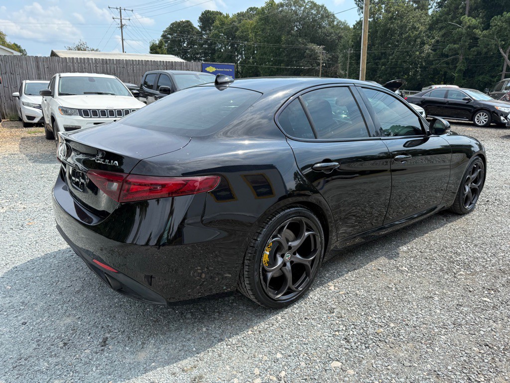 2018 Alfa Romeo Giulia Image 3