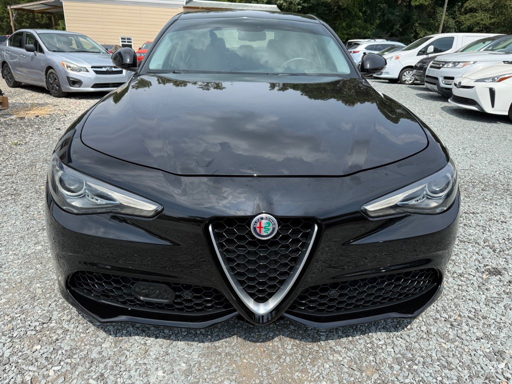 2018 Alfa Romeo Giulia Image 5