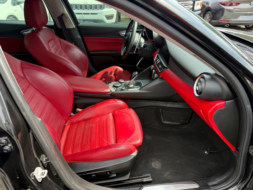 2018 Alfa Romeo Giulia Image 6