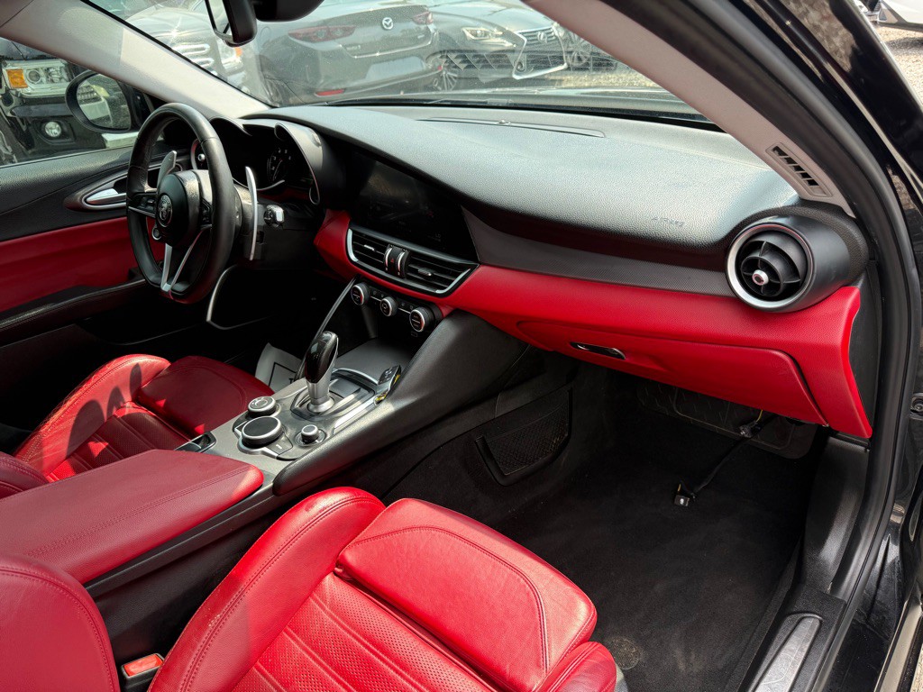 2018 Alfa Romeo Giulia Image 7