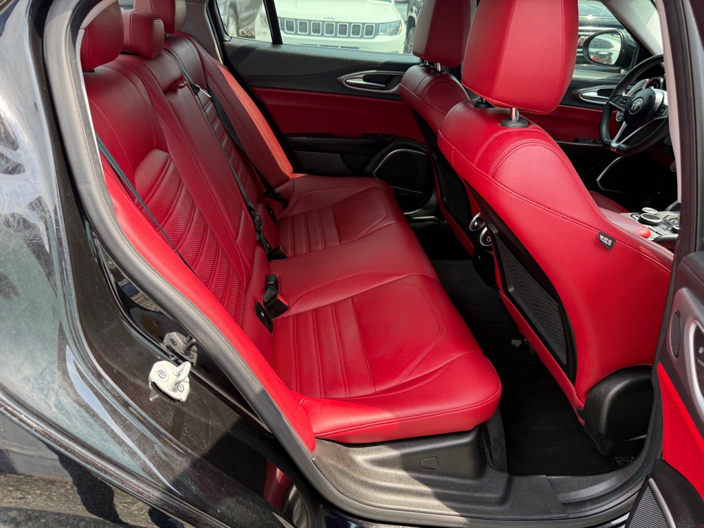 2018 Alfa Romeo Giulia Image 8