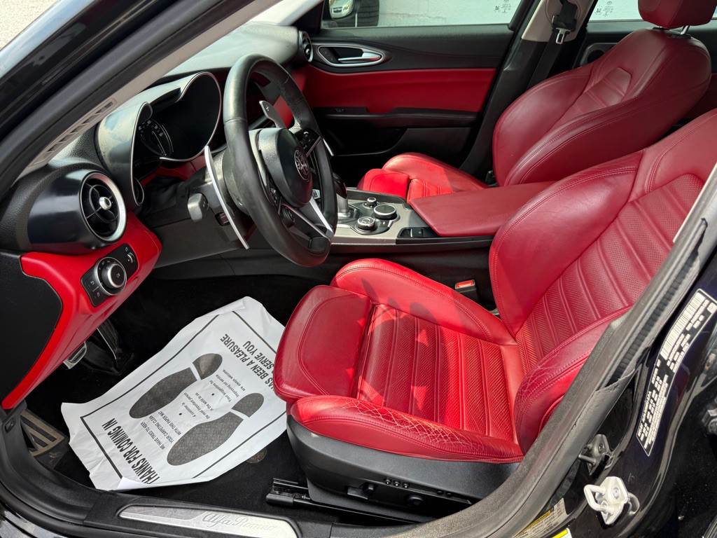 2018 Alfa Romeo Giulia Image 12
