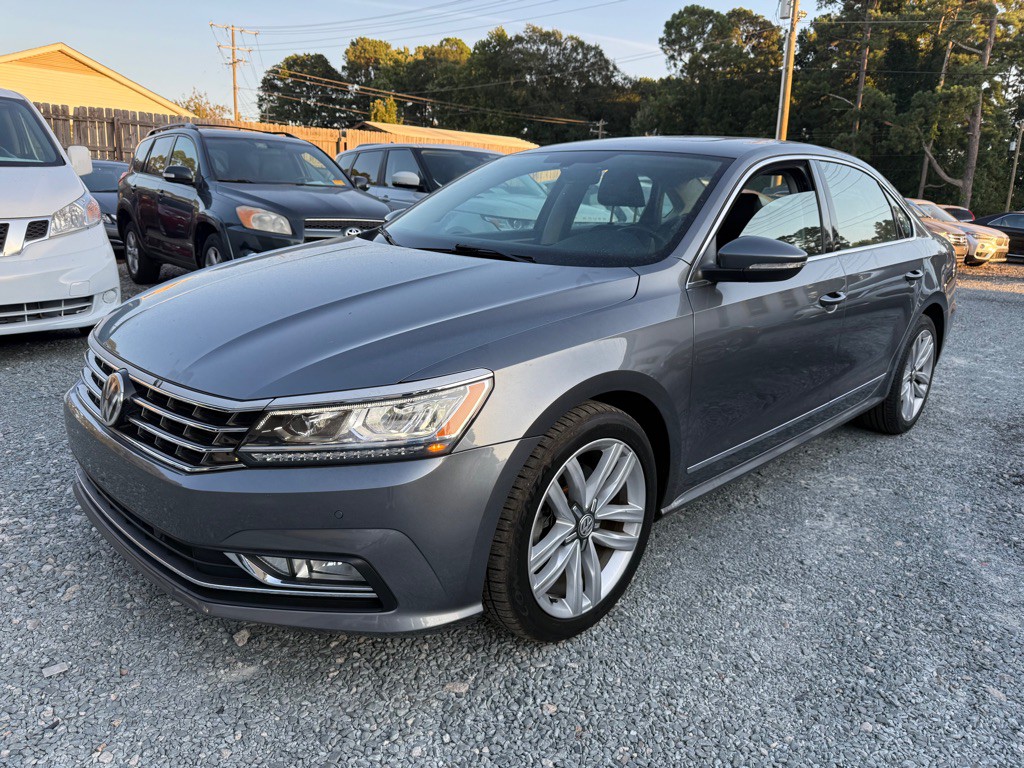 2017 Volkswagen Passat Image 1