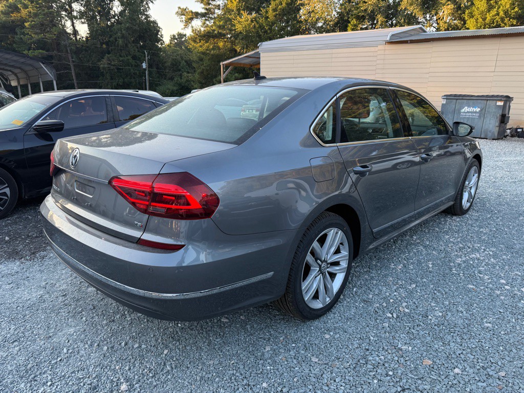 2017 Volkswagen Passat Image 3