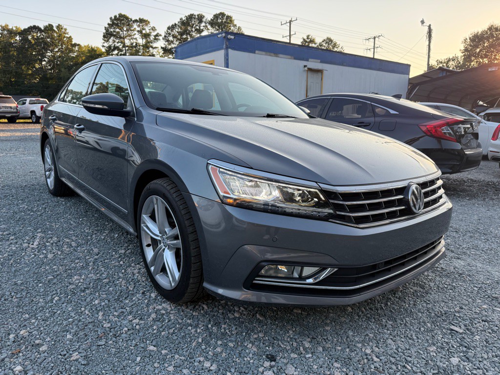 2017 Volkswagen Passat Image 4