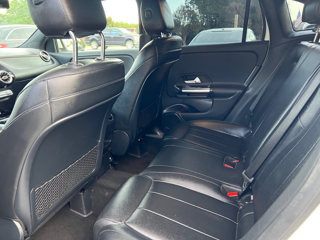 2021 Mercedes-Benz GLA-Class Image 10