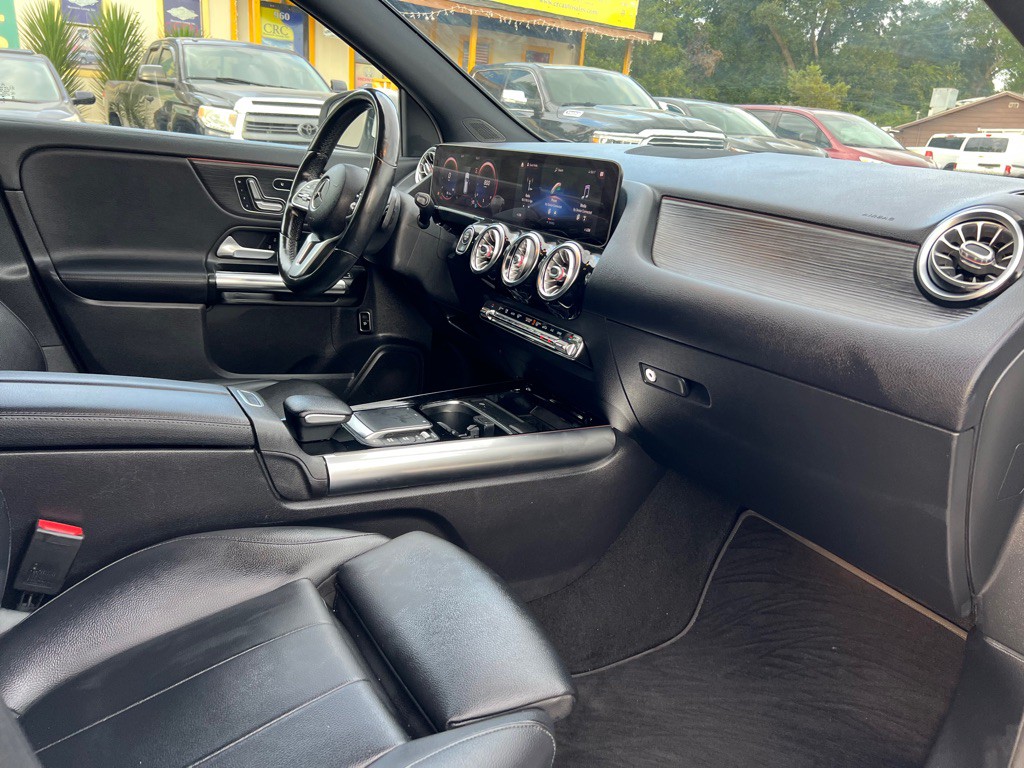 2021 Mercedes-Benz GLA-Class Image 12