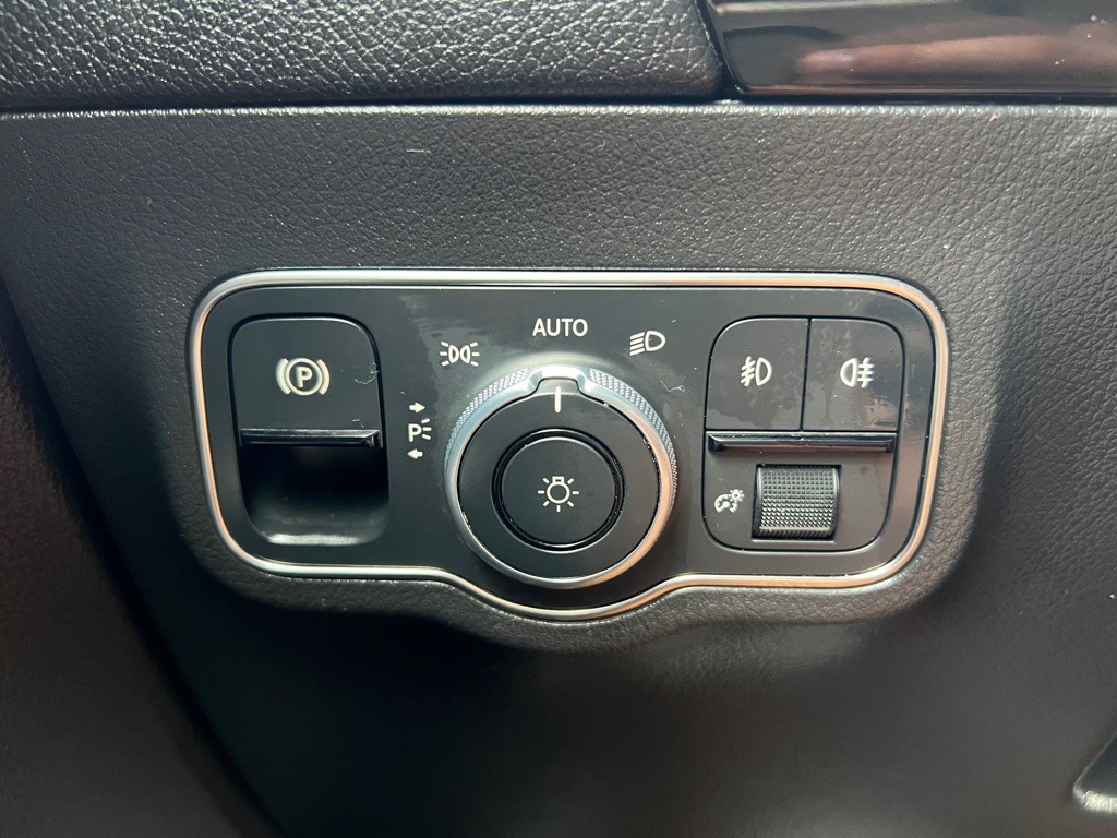 2021 Mercedes-Benz GLA-Class Image 19