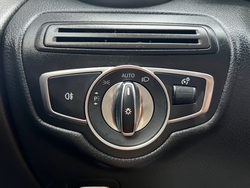 2018 Mercedes-Benz GLC-Class Image 19