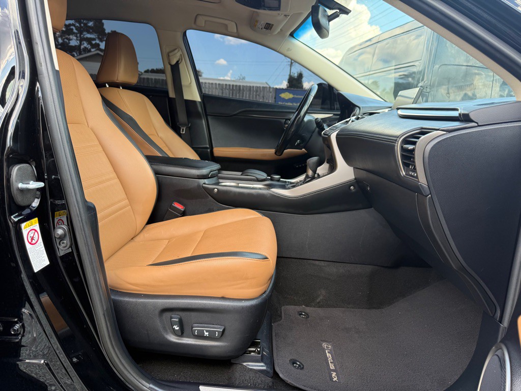 2017 Lexus NX Image 6