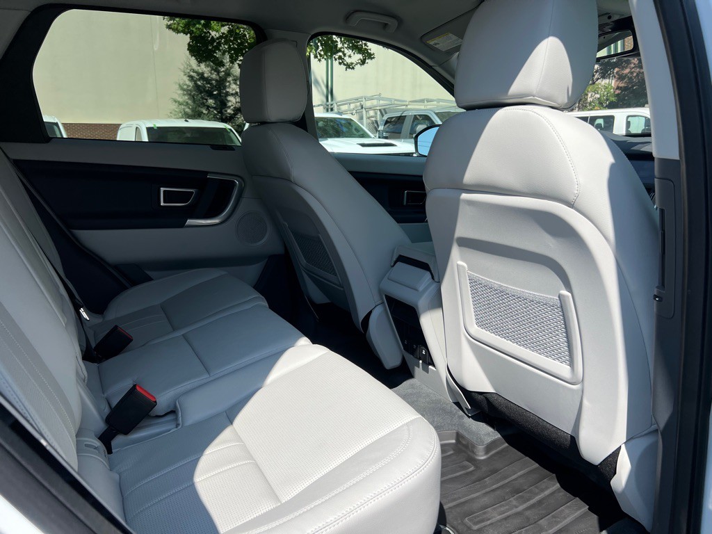 2018 Land Rover Discovery Sport Image 11