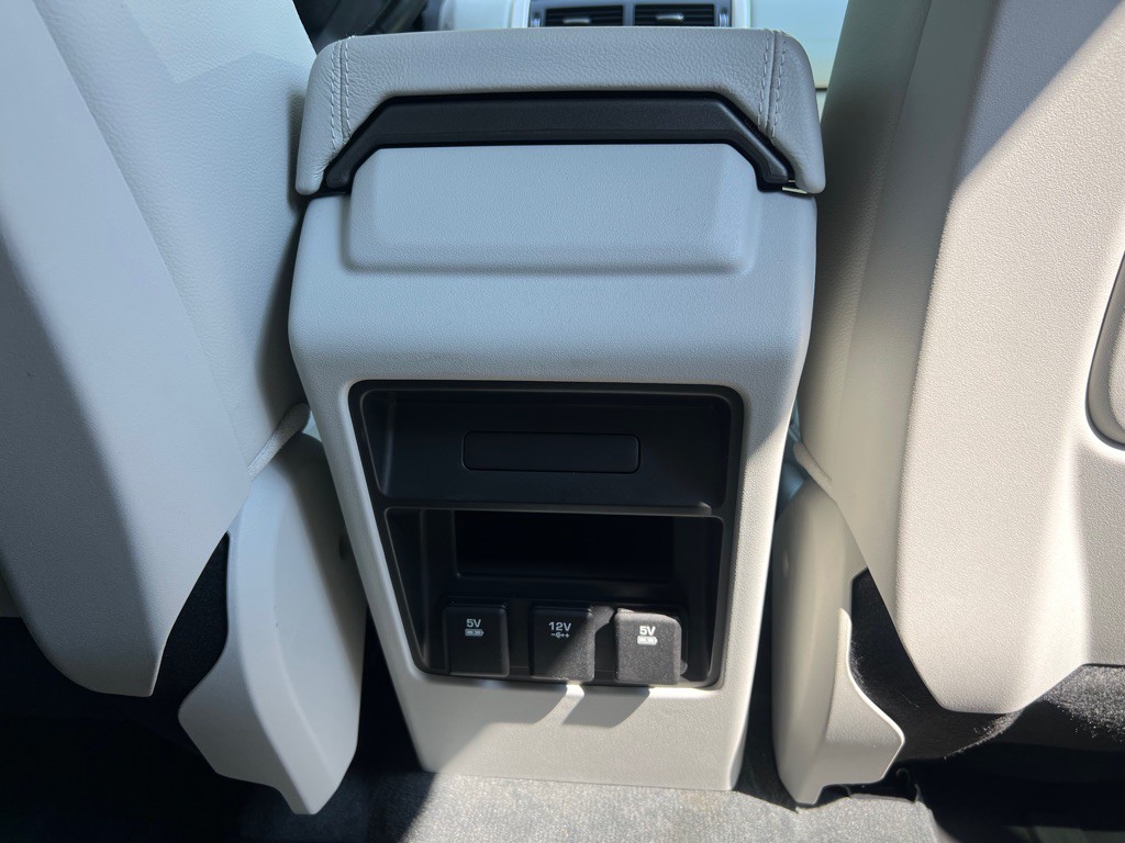 2018 Land Rover Discovery Sport Image 12