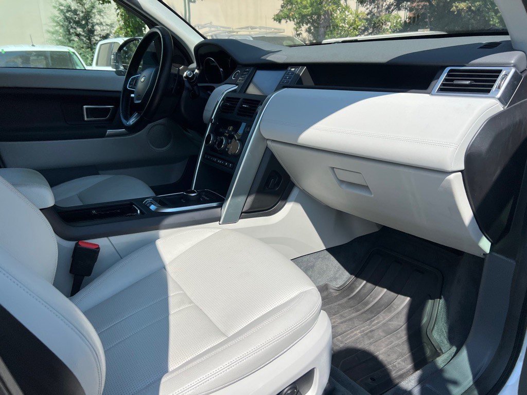 2018 Land Rover Discovery Sport Image 13