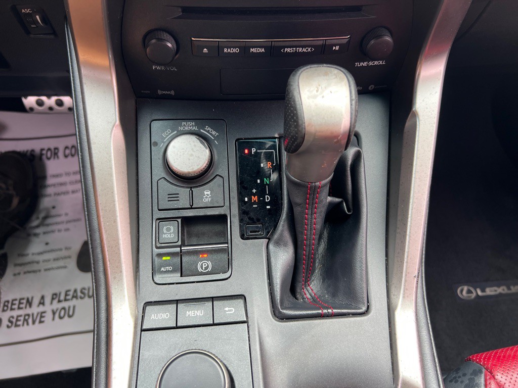 2017 Lexus NX Image 17