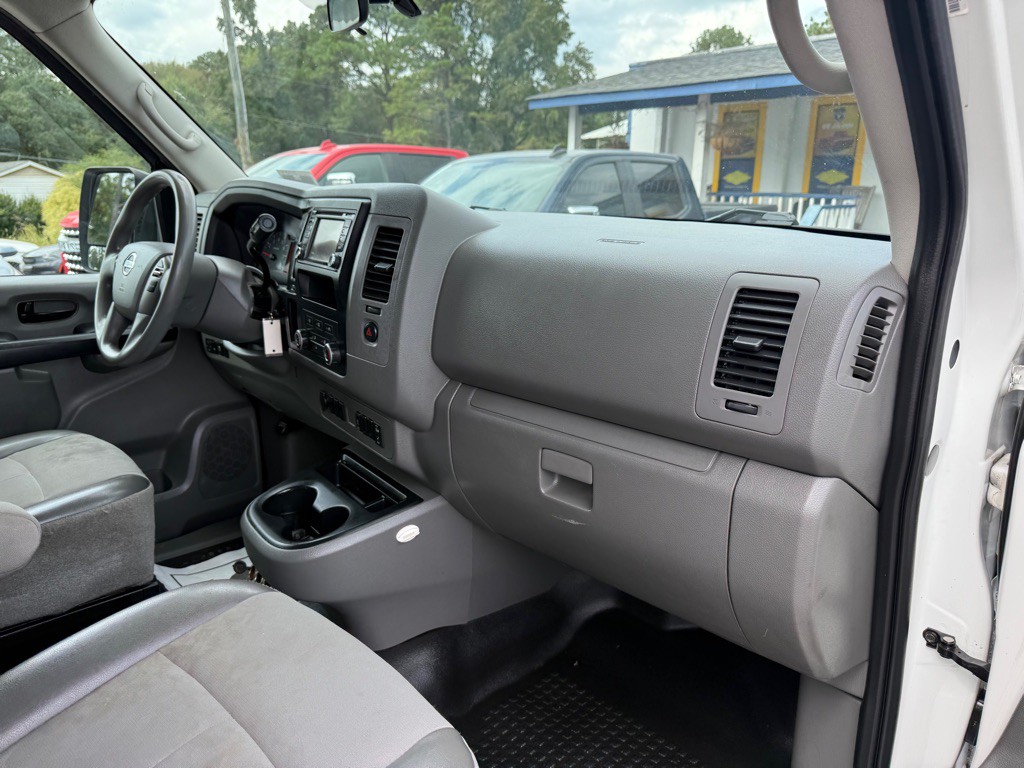 2018 Nissan NV Image 6