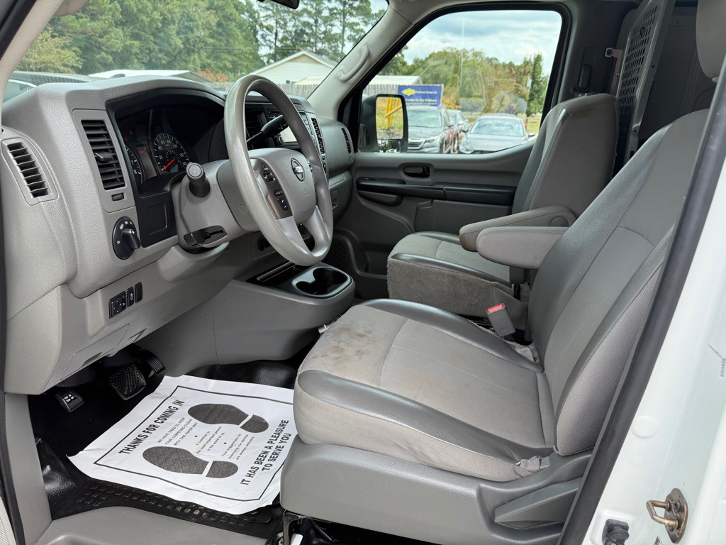 2018 Nissan NV Image 9