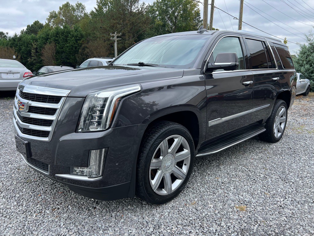 2017 Cadillac Escalade Image 1