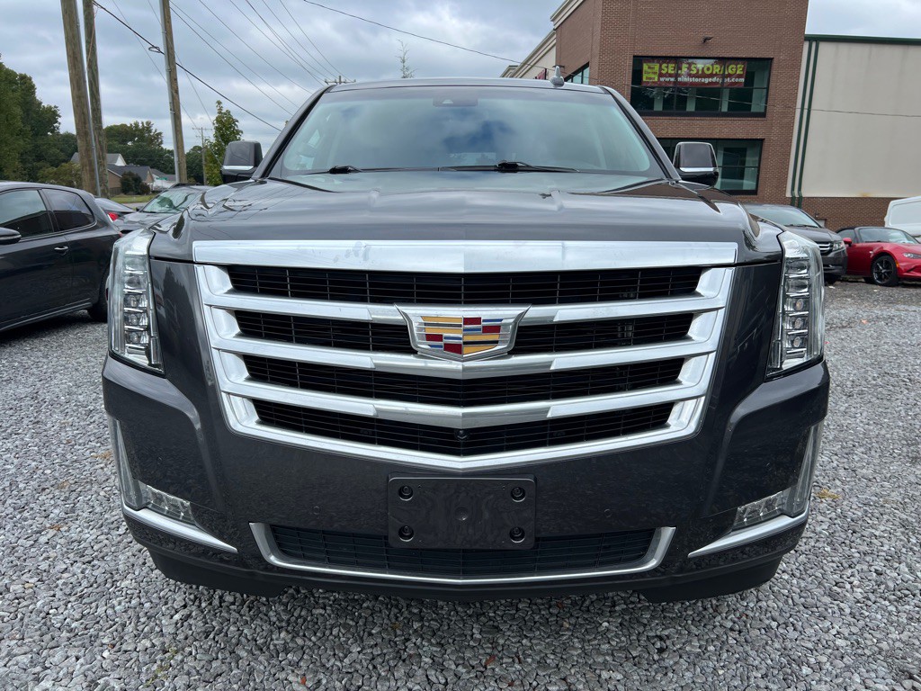 2017 Cadillac Escalade Image 2