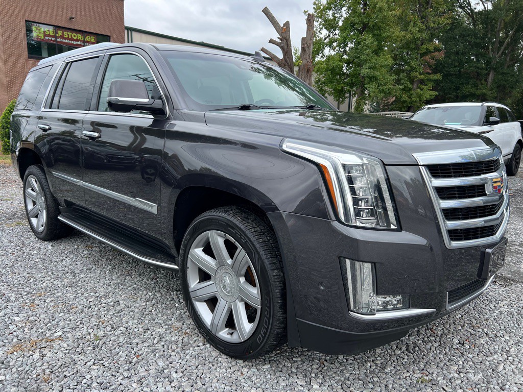 2017 Cadillac Escalade Image 3