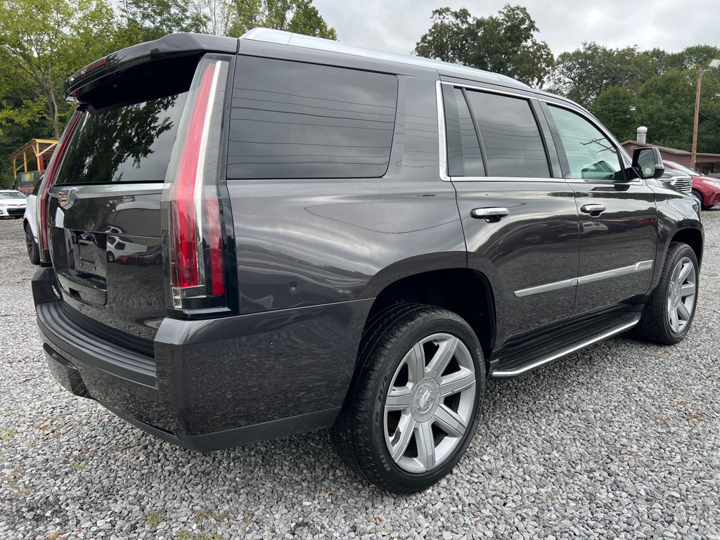 2017 Cadillac Escalade Image 4