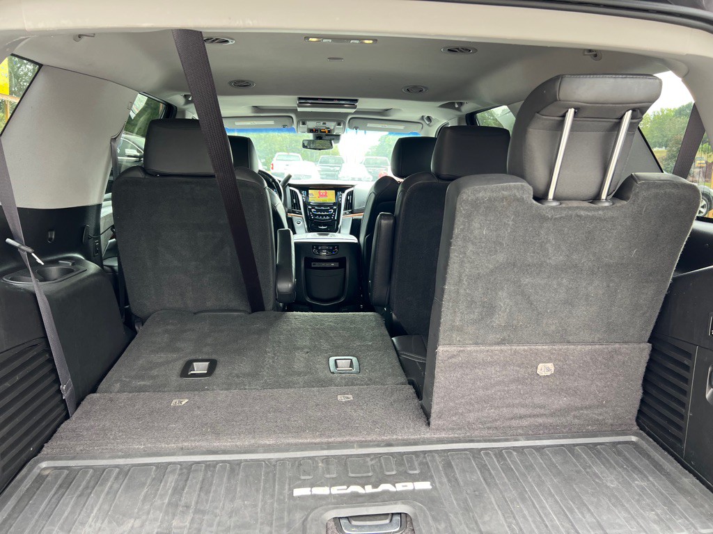 2017 Cadillac Escalade Image 8