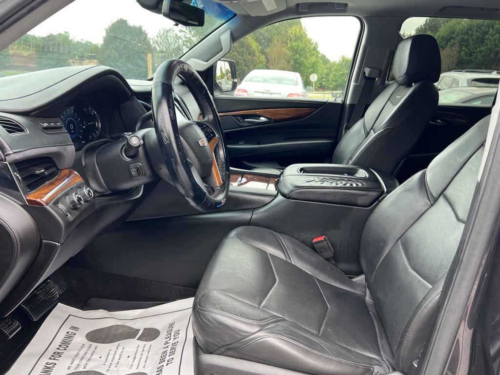 2017 Cadillac Escalade Image 10