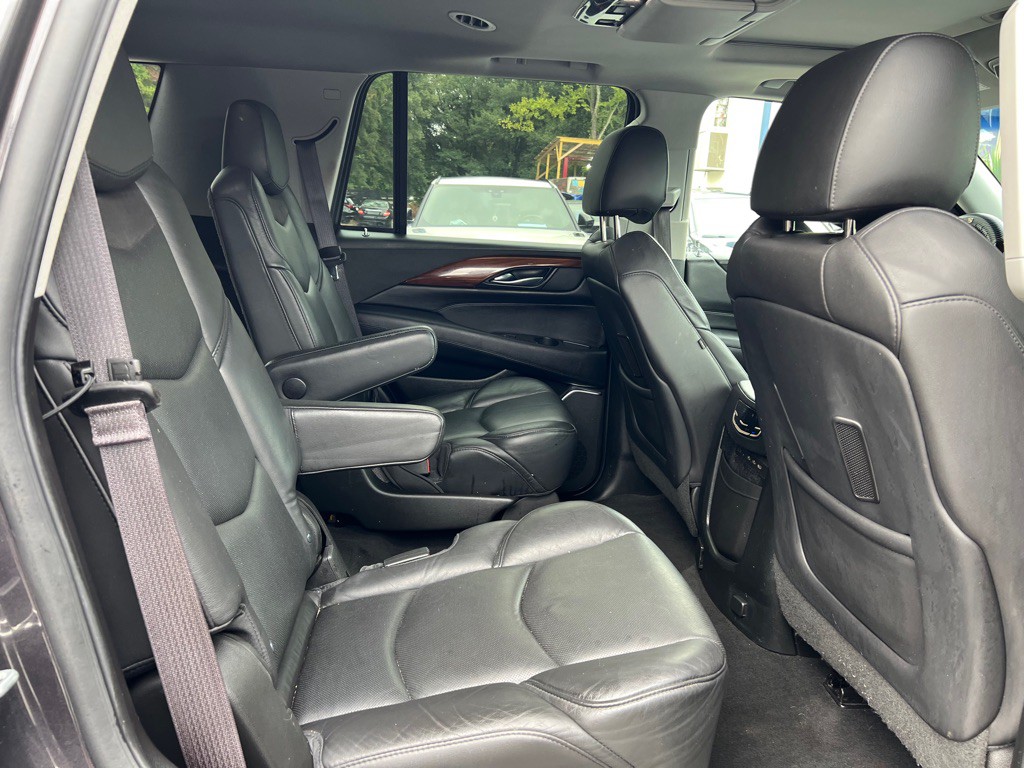 2017 Cadillac Escalade Image 13