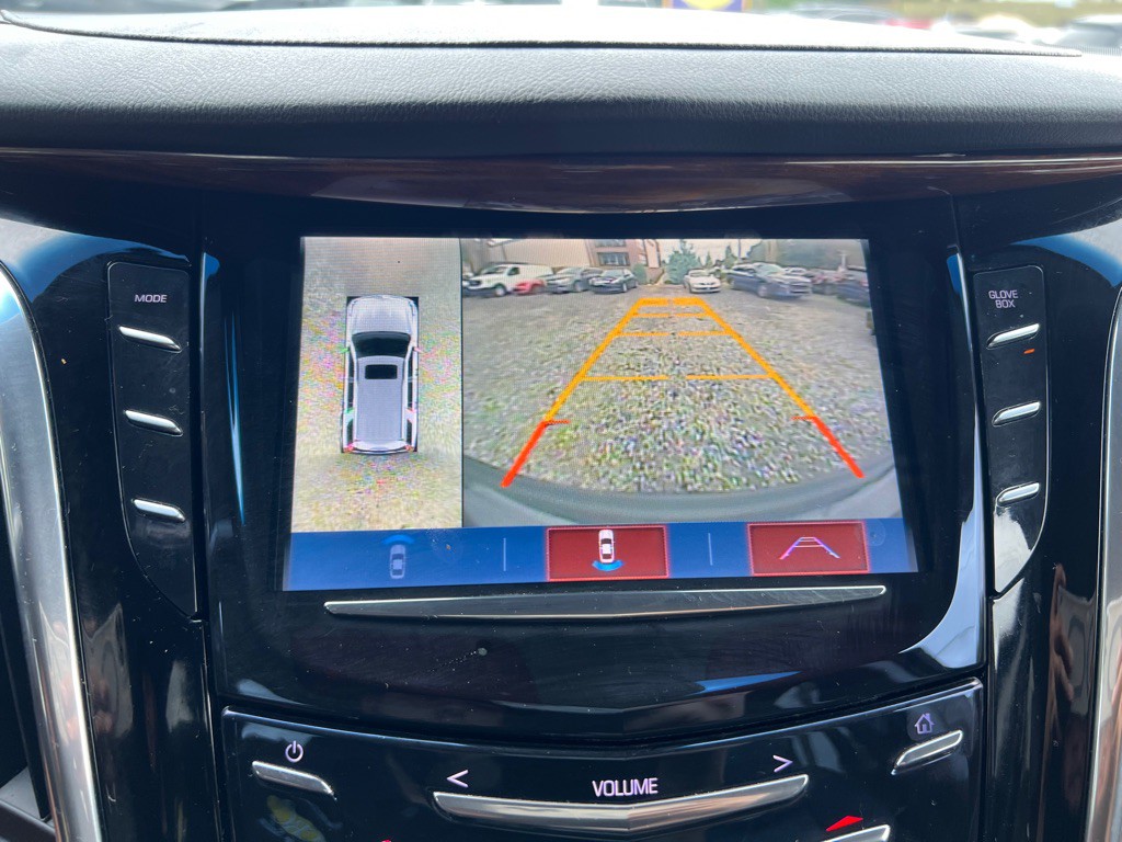 2017 Cadillac Escalade Image 21