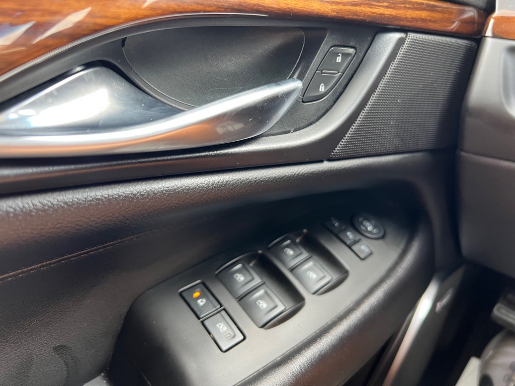 2017 Cadillac Escalade Image 27