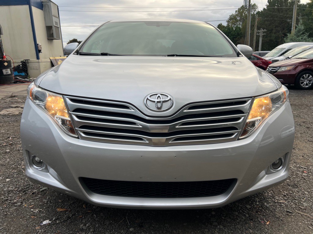 2012 Toyota Venza Image 2