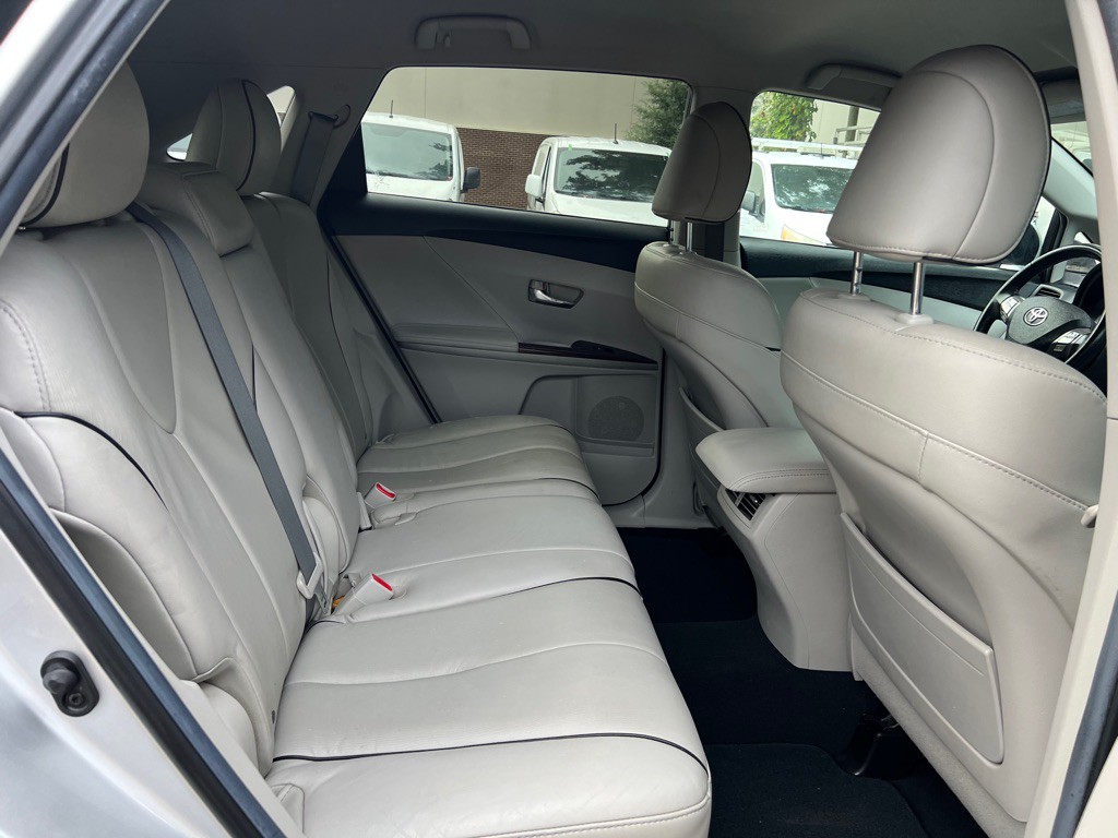 2012 Toyota Venza Image 11