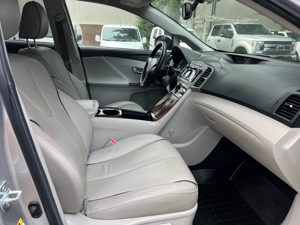 2012 Toyota Venza Image 12