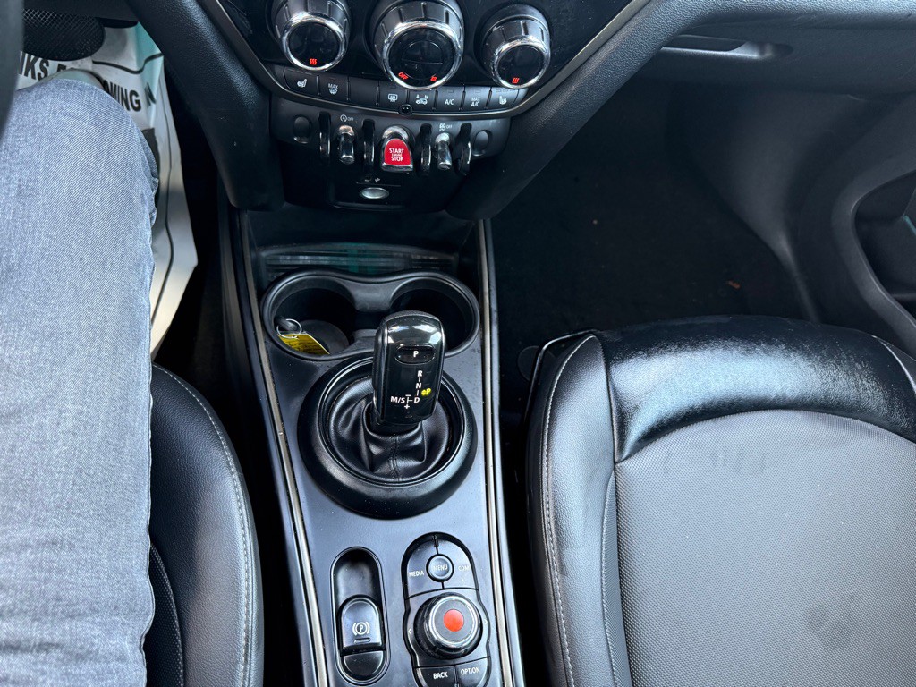 2022 MINI Cooper Image 16