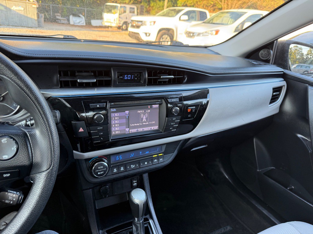 2014 Toyota Corolla Image 15