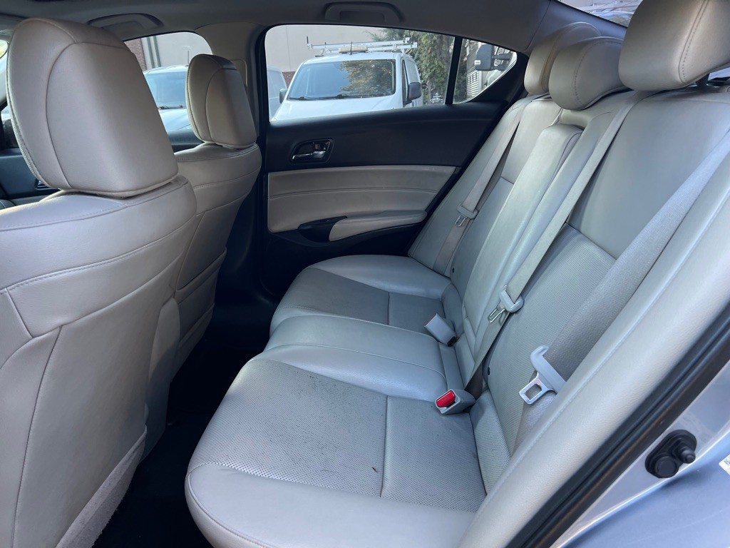 2016 Acura ILX Image 9