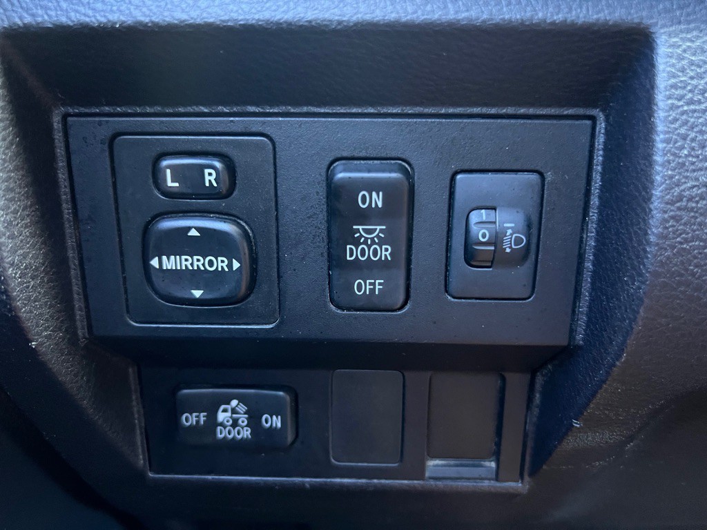 2016 Toyota Tundra Image 17