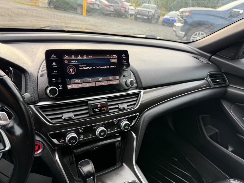 2018 Honda Accord Image 12