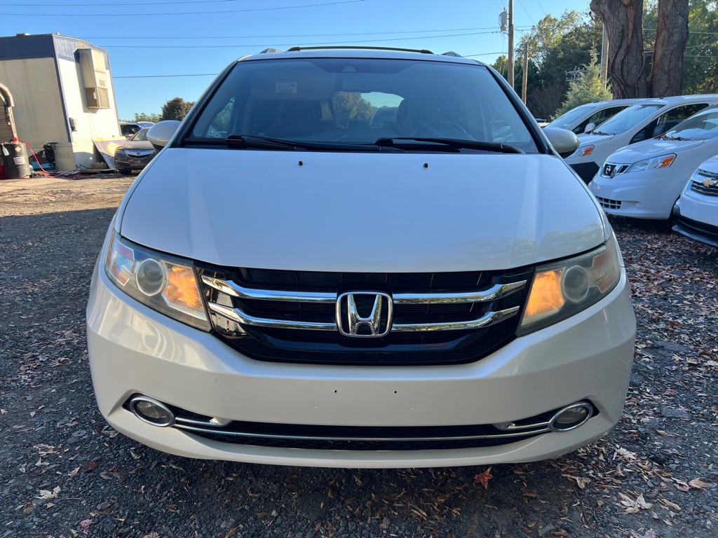 2015 Honda Odyssey Image 2
