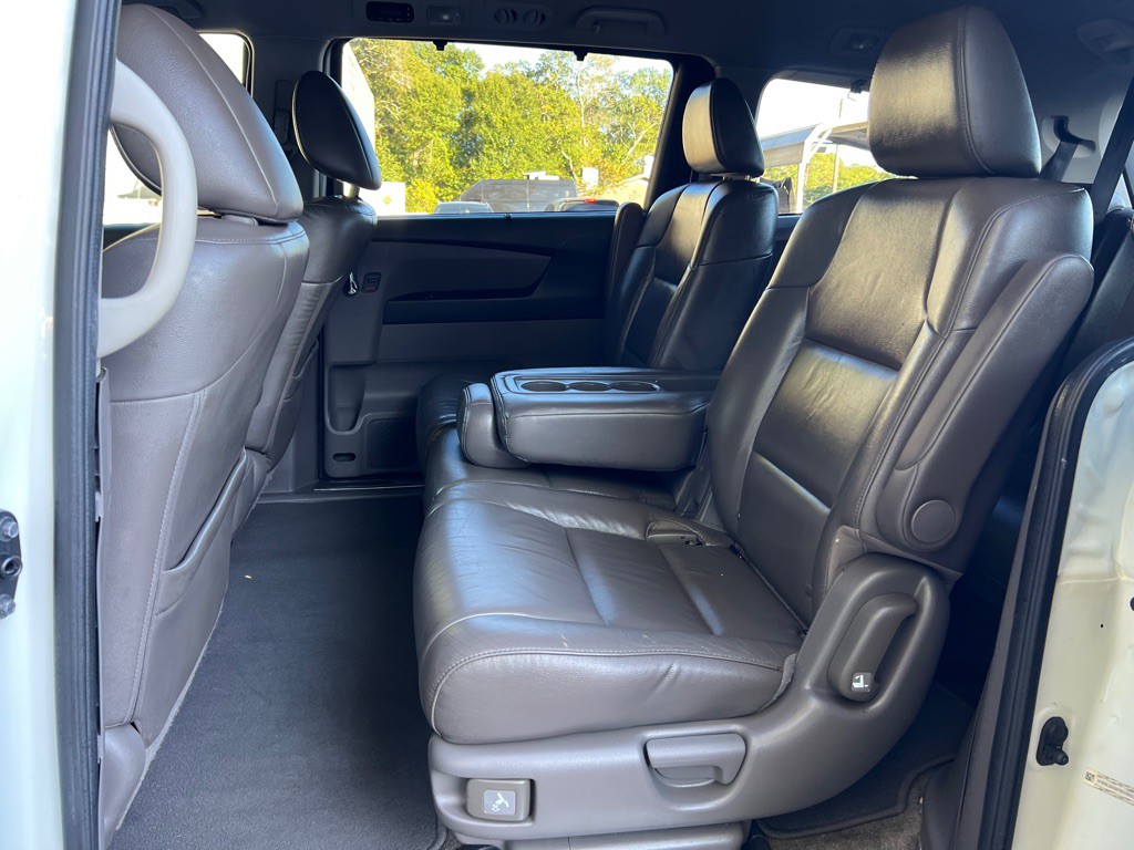 2015 Honda Odyssey Image 8
