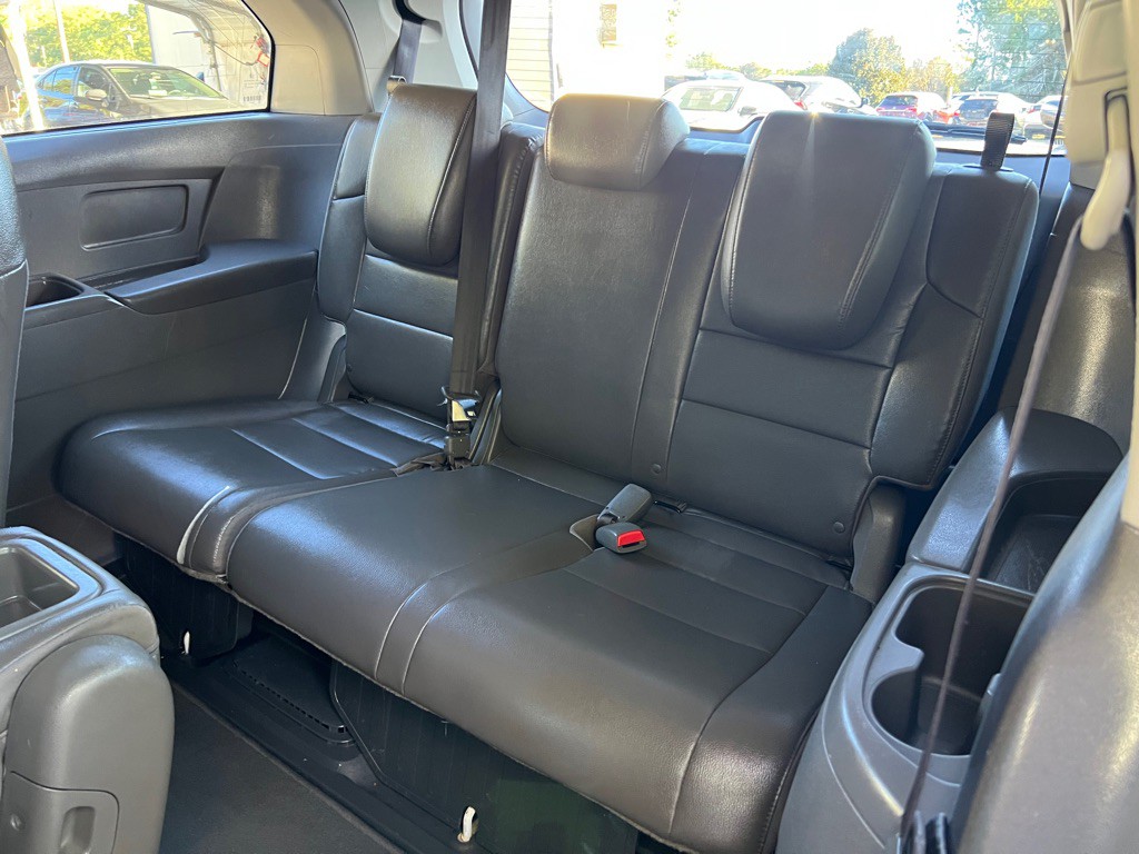 2015 Honda Odyssey Image 9