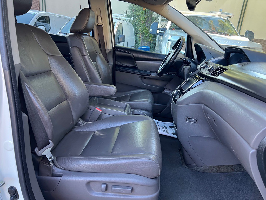 2015 Honda Odyssey Image 12