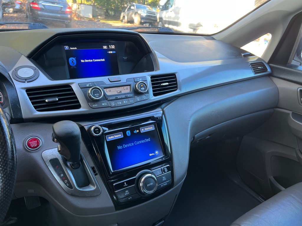 2015 Honda Odyssey Image 15