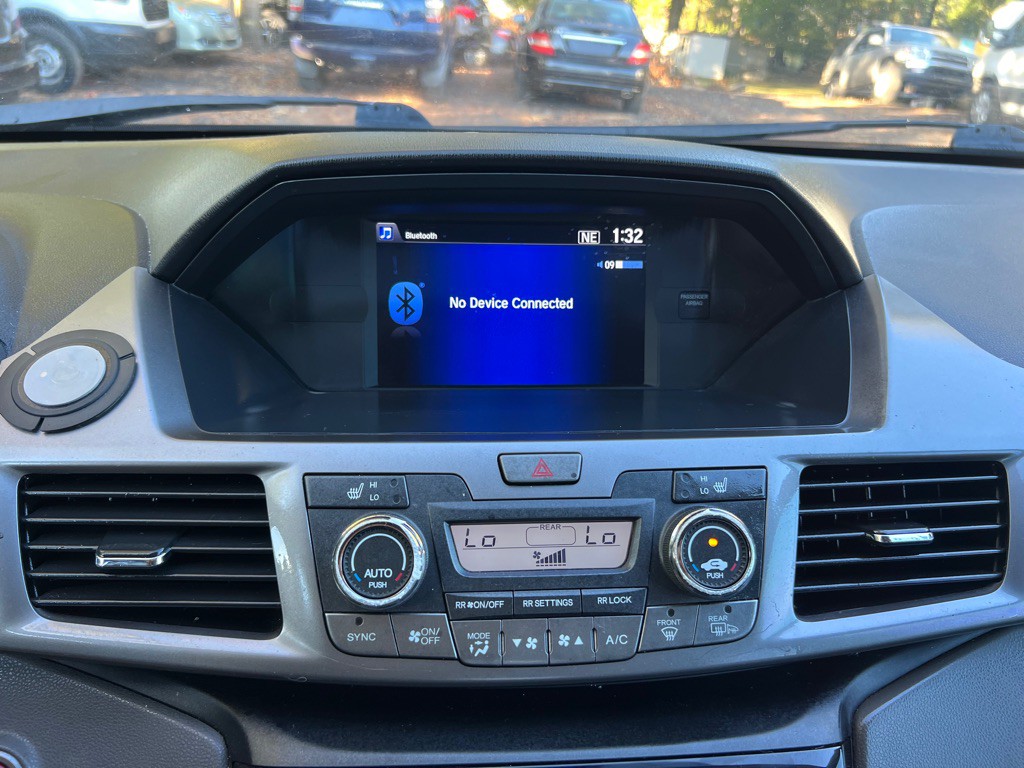 2015 Honda Odyssey Image 16