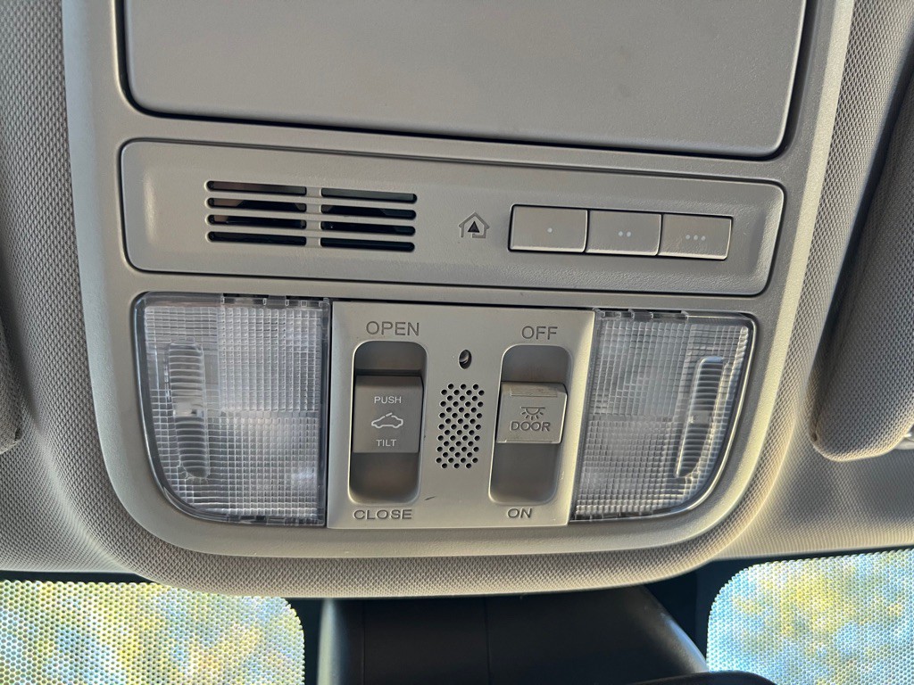 2015 Honda Odyssey Image 23