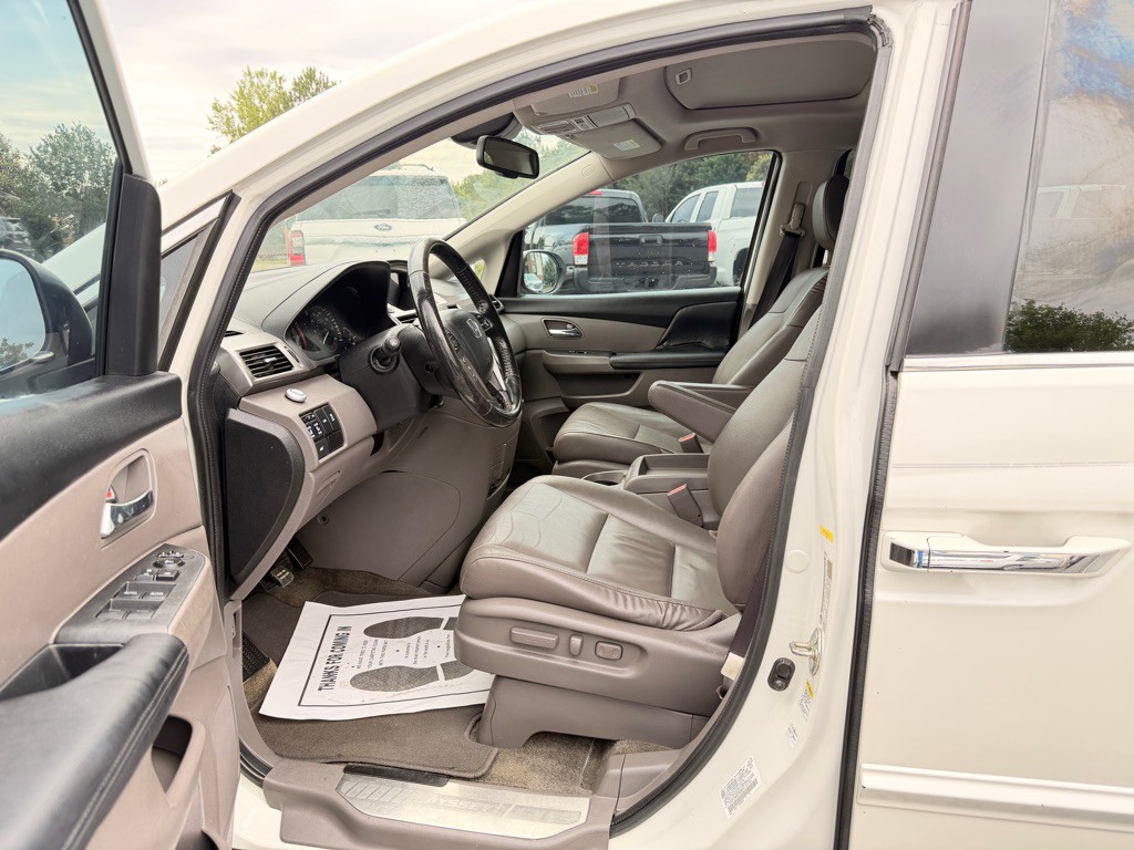 2015 Honda Odyssey Image 10