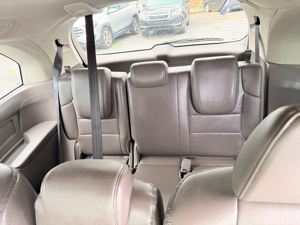 2015 Honda Odyssey Image 12