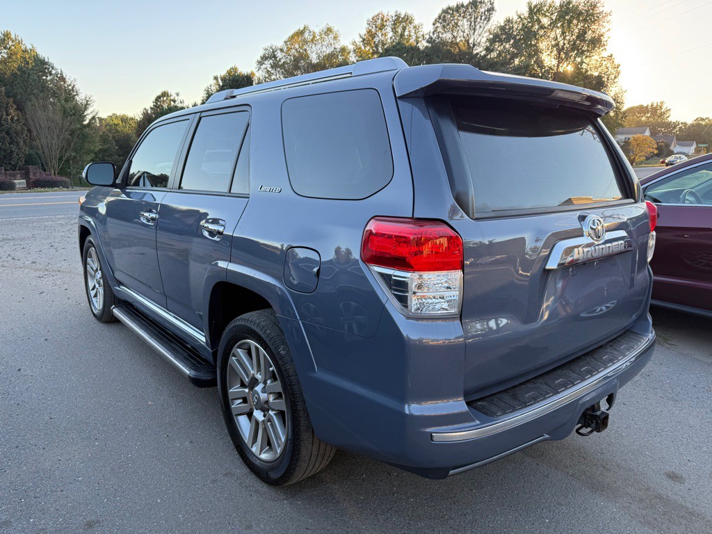 2013 Toyota 4Runner Image 2